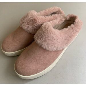 Lauren Conrad Pink Suede Fur Lined Slip Ons Women’s Size 9